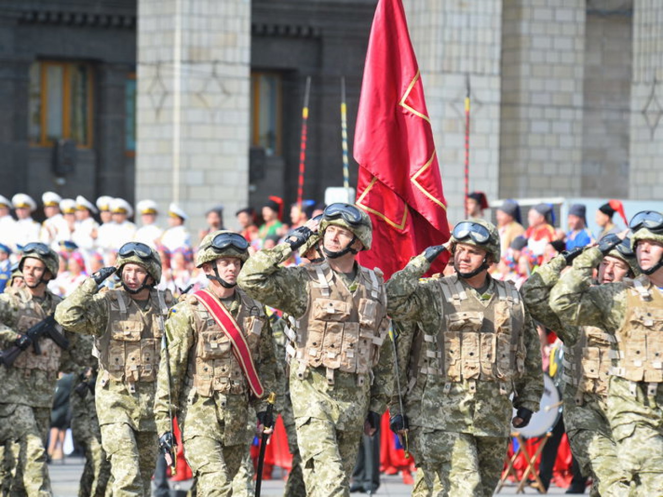 В Киеве прошел парад войск