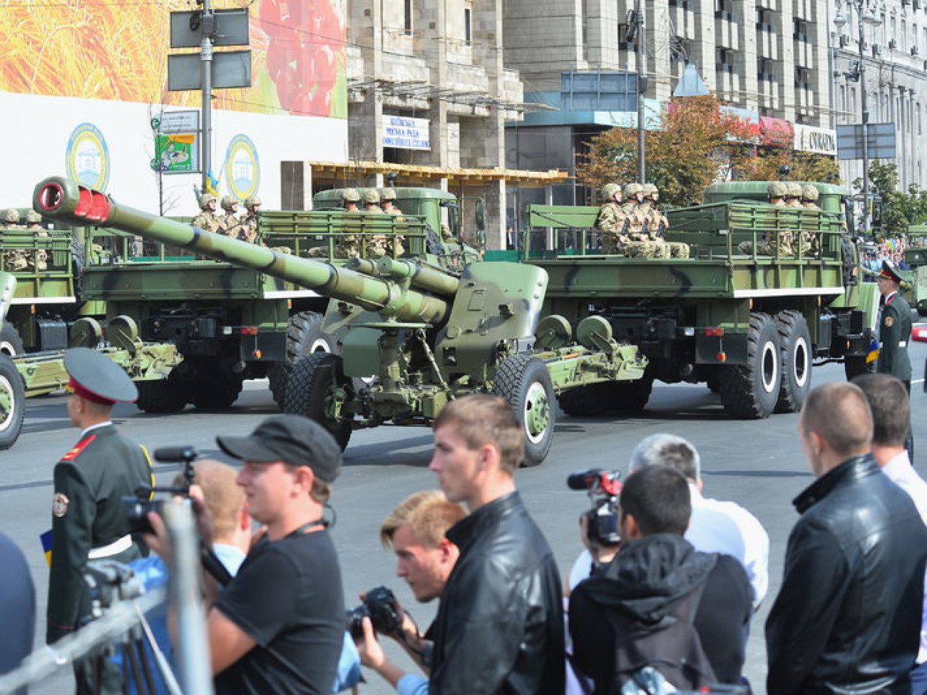 В Киеве прошел парад войск