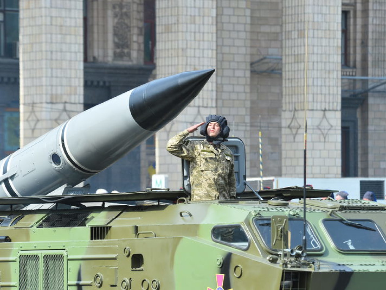 В Киеве прошел парад войск