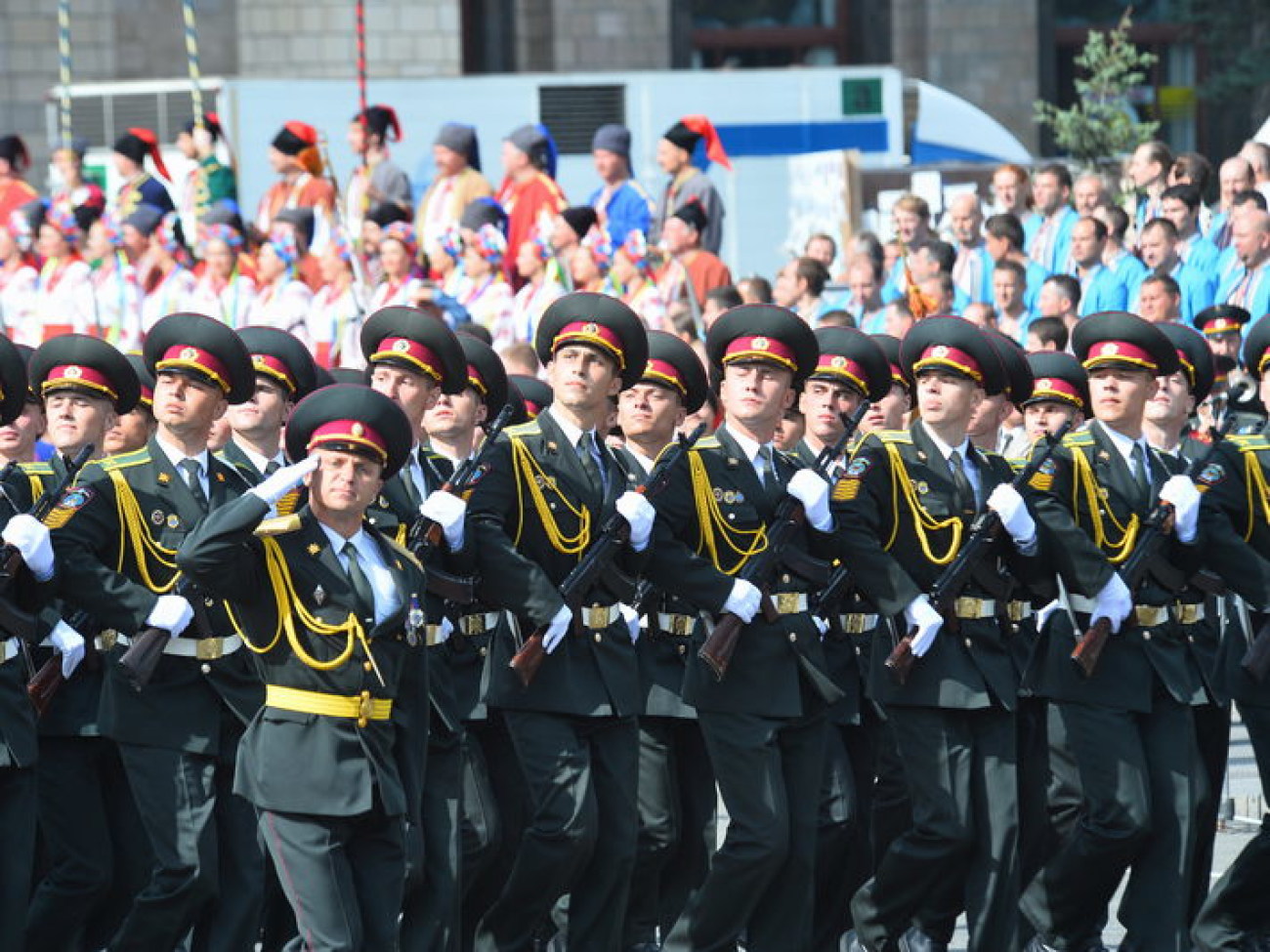 В Киеве прошел парад войск