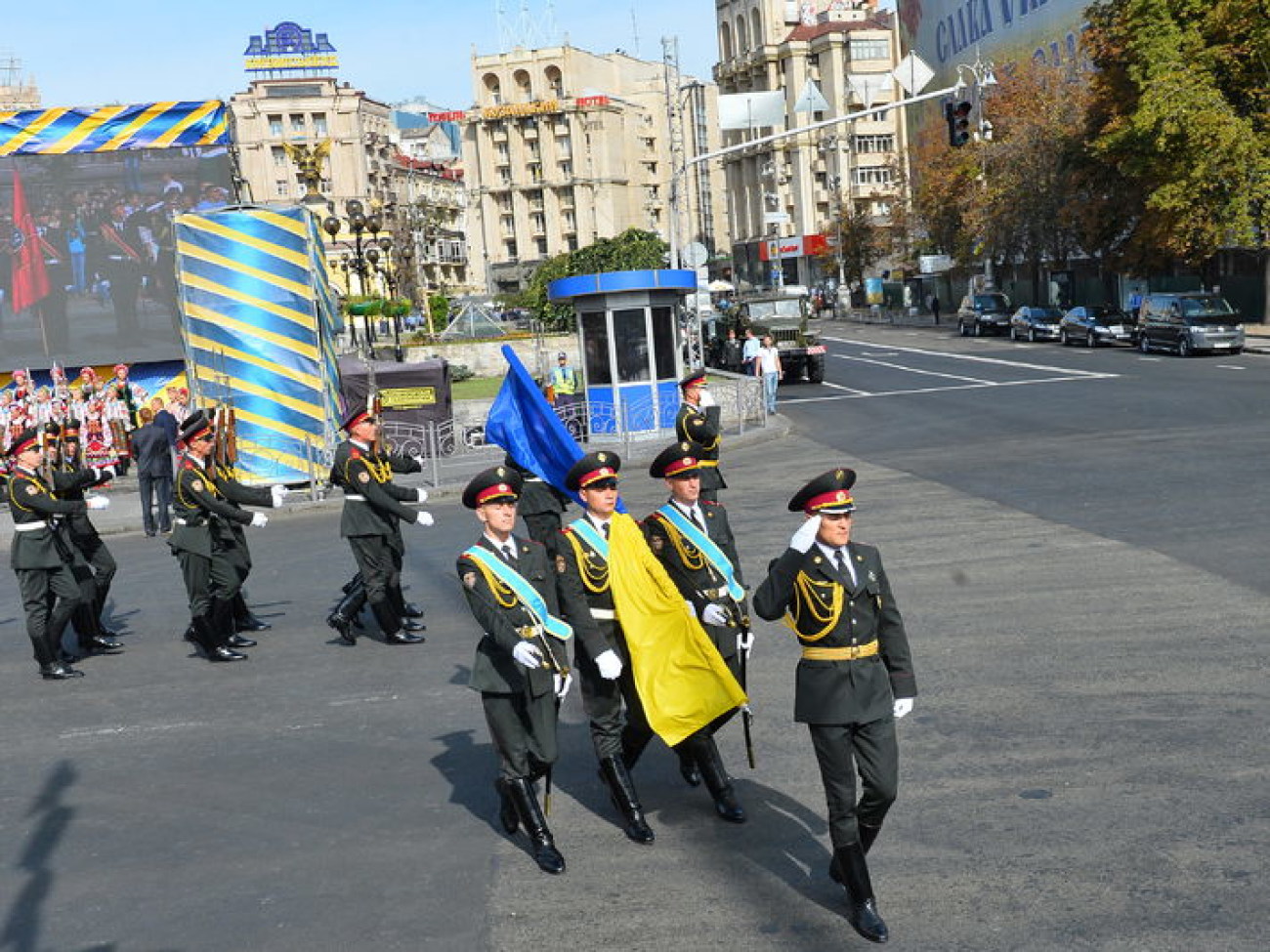 В Киеве прошел парад войск