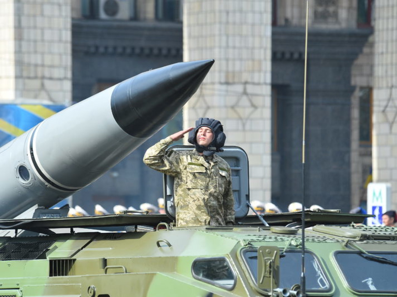 В Киеве прошел парад войск