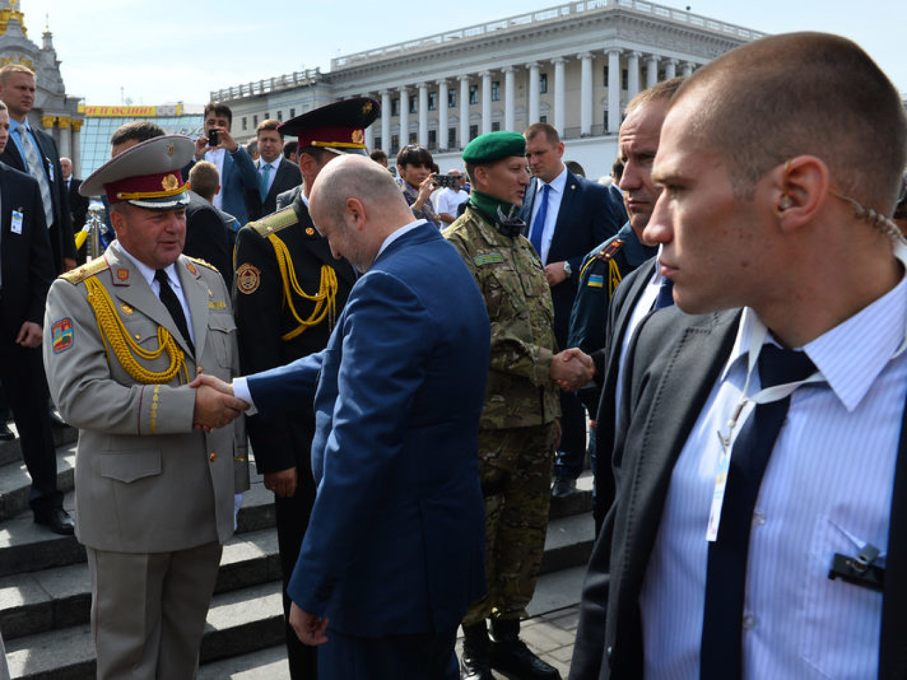 В Киеве прошел парад войск