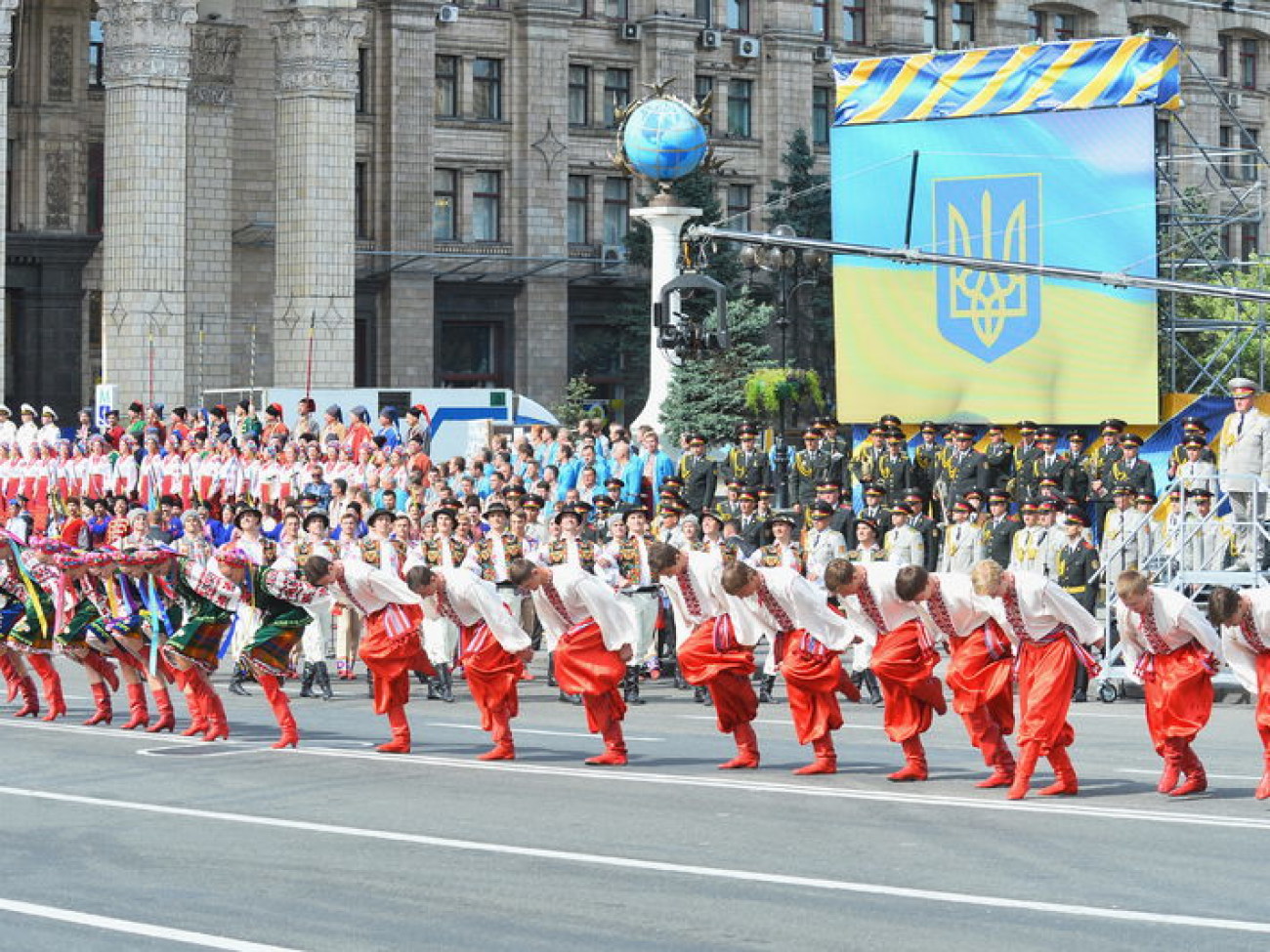 В Киеве прошел парад войск