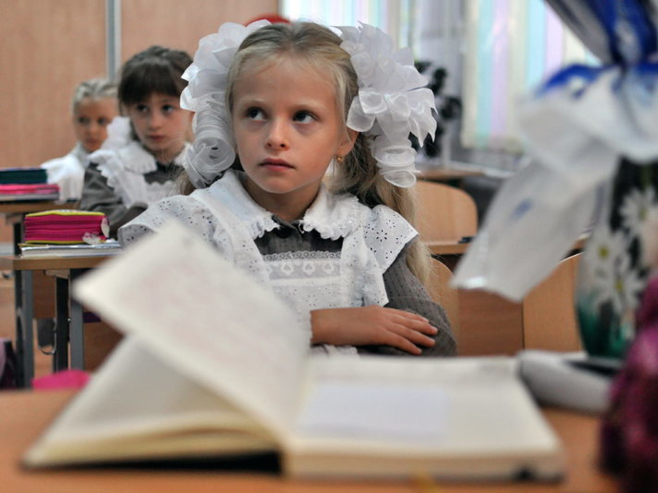 В украинских школах чествуют учителей