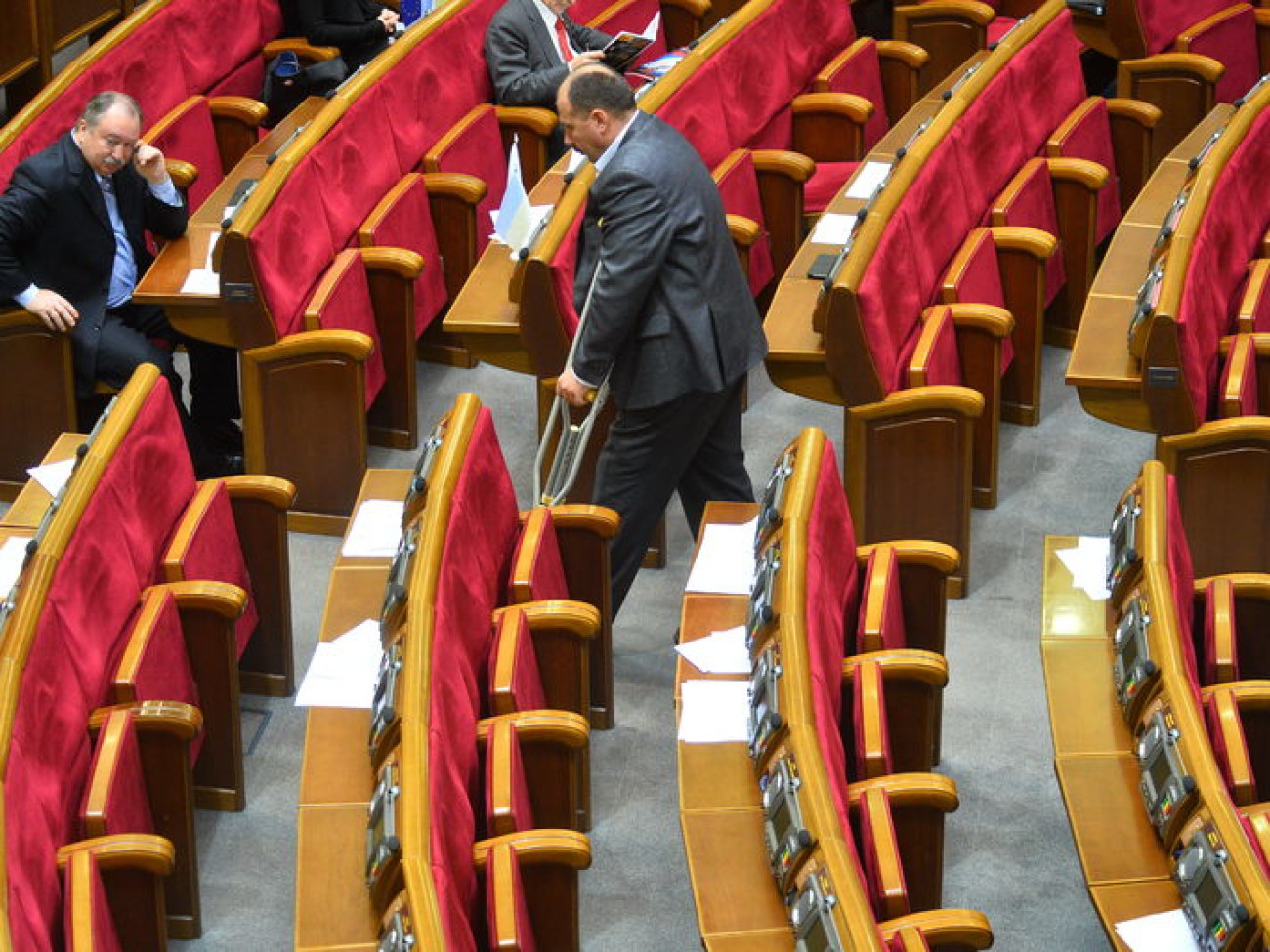 Внеочередное заседание ВР не удалось, депутаты не пришли, 20 октября 2014 г.