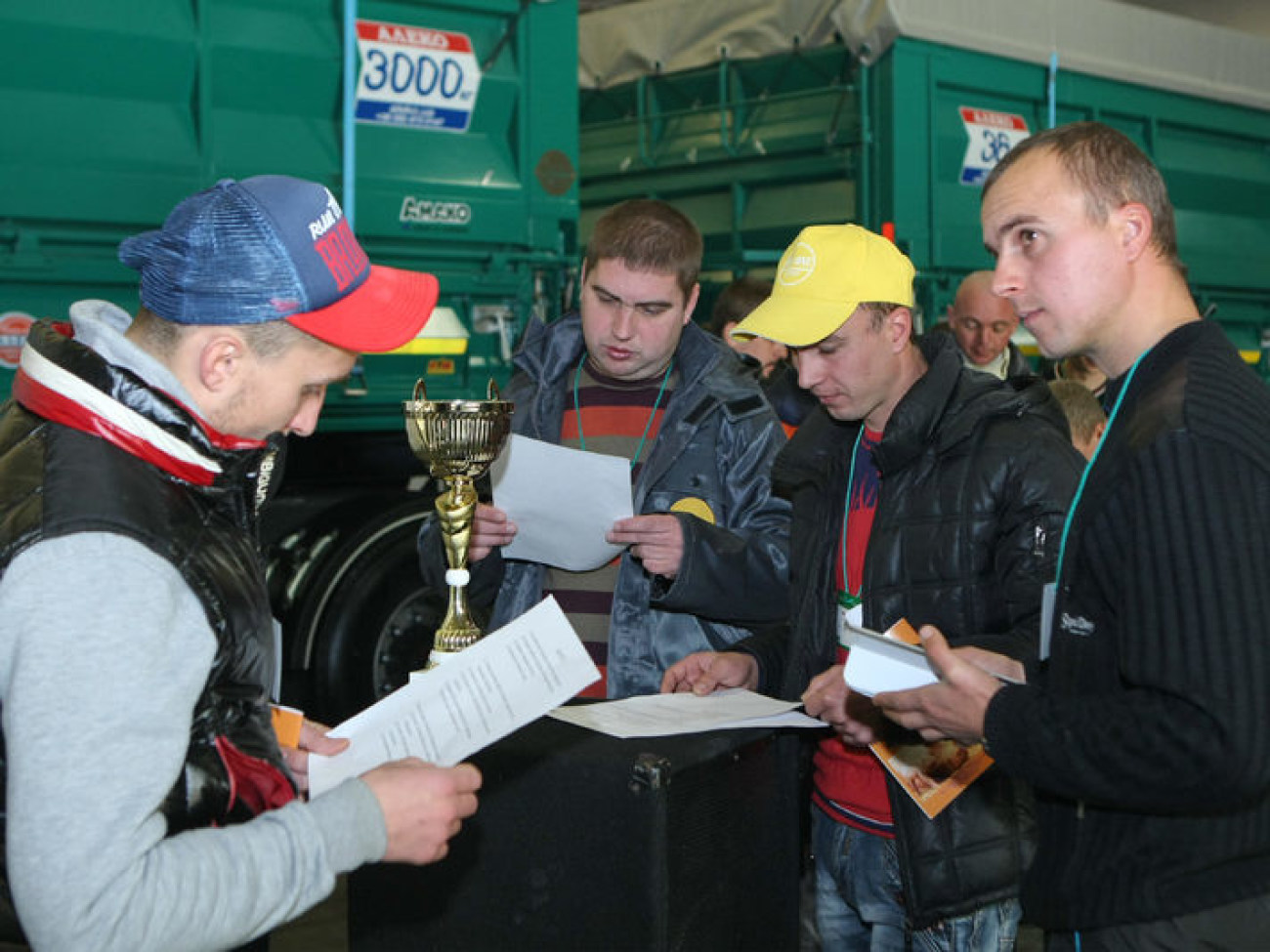 В Киеве состоялся всеукраинский чемпионат водителей автопогрузчиков