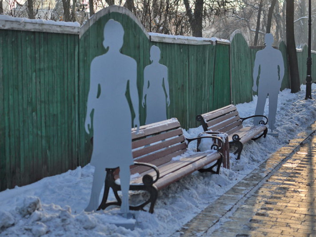 В Мариинском парке появилась инсталляция &#171;Невидимые&#187;