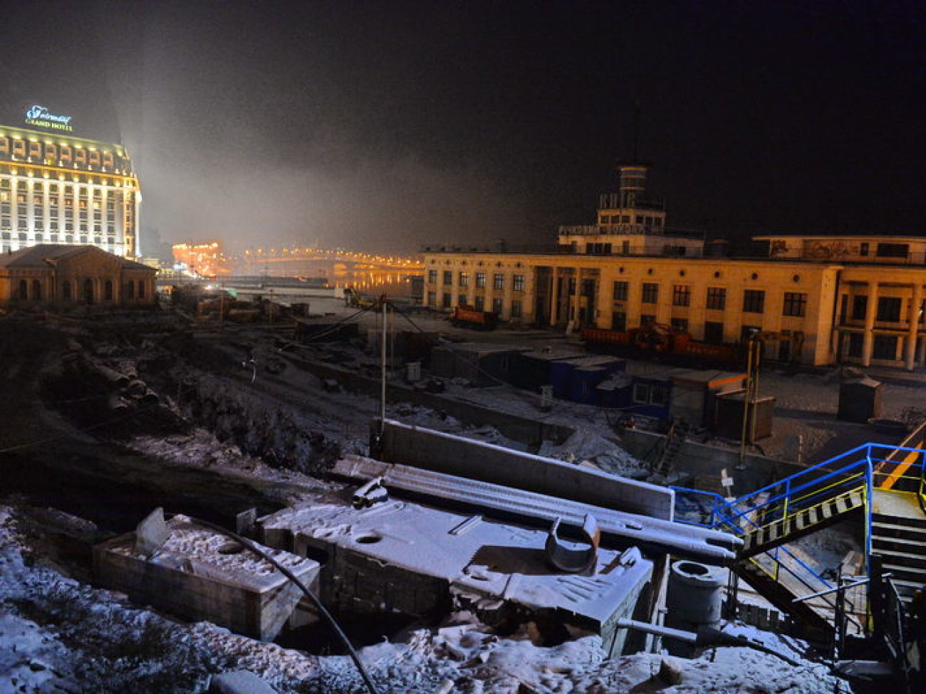 Киев не оправился после выходных: на улицах пустынно&#8230;