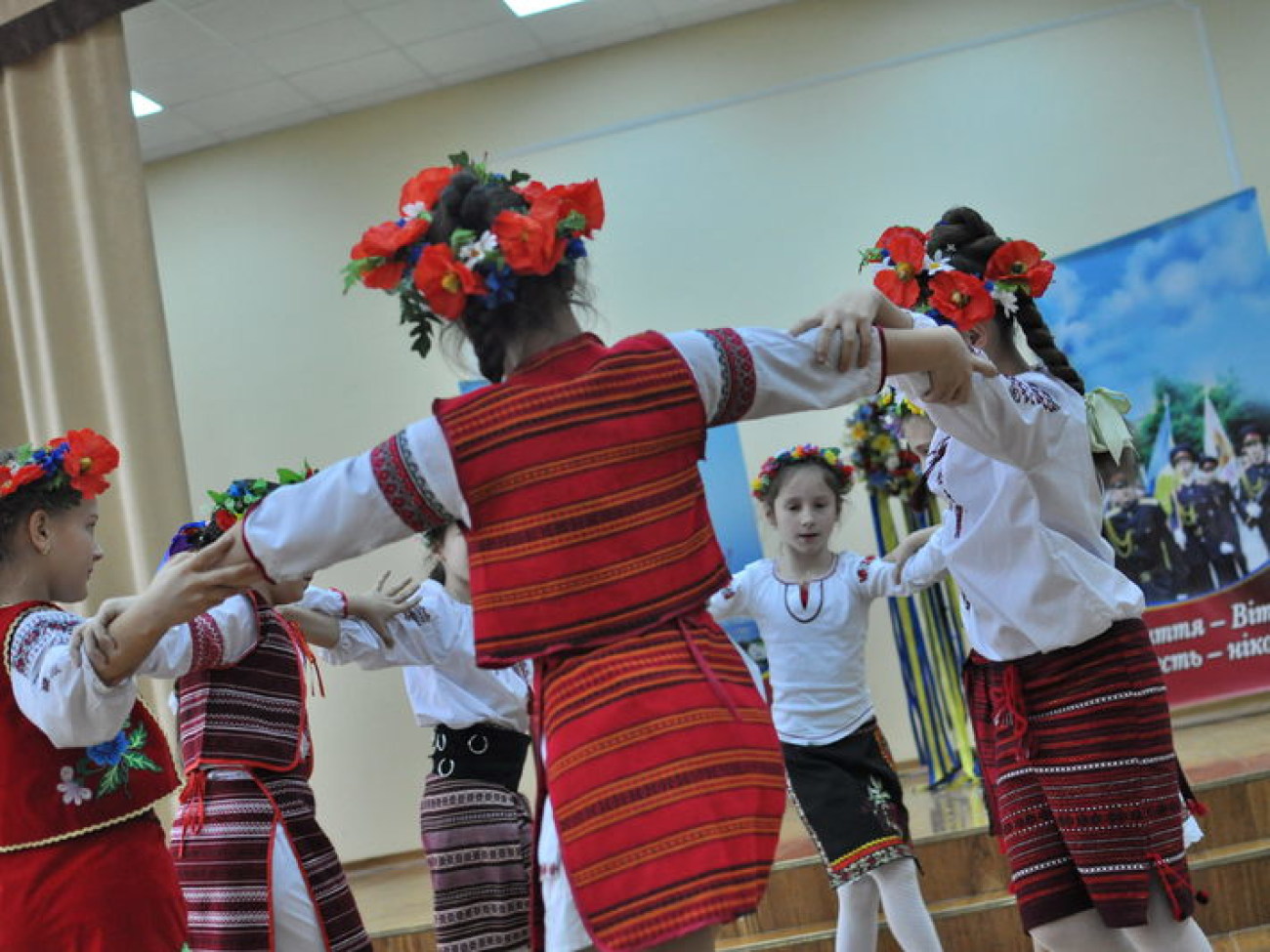 Как киевские кадеты и барышни Андреевские вечерницы провели