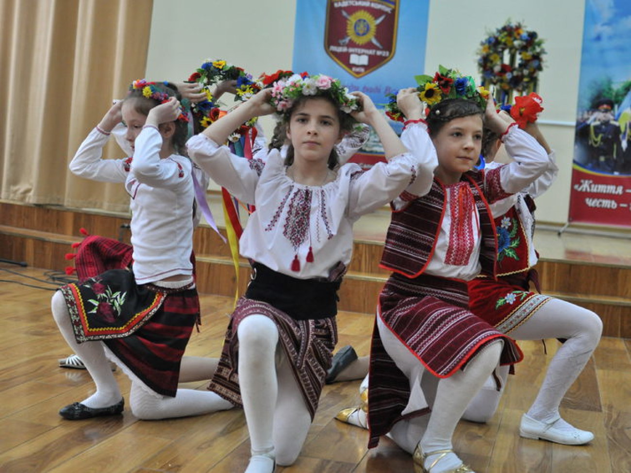 Как киевские кадеты и барышни Андреевские вечерницы провели