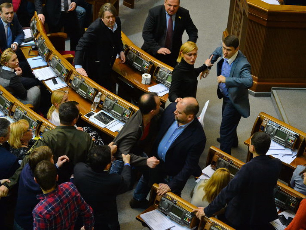 Парламентские бои: Егор Соболев против Вадима Ивченко