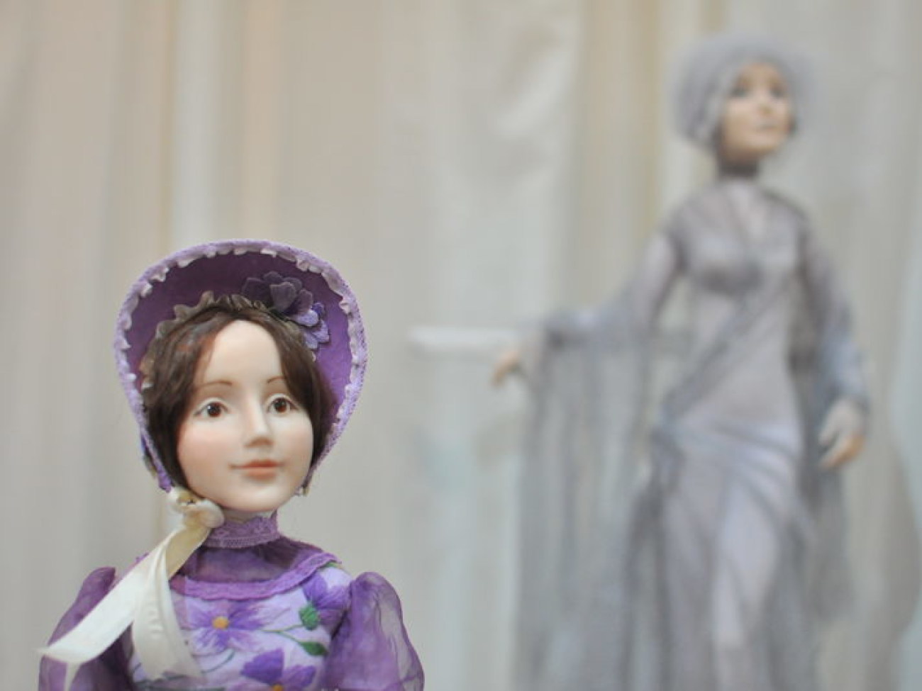 В Киеве проходит выставка бижутерии и кукол