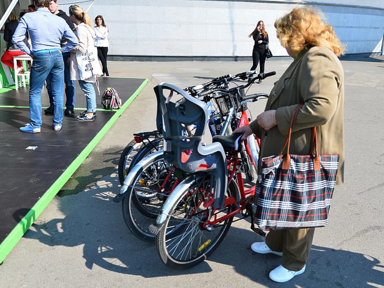 В Киеве открылся велопаркинг