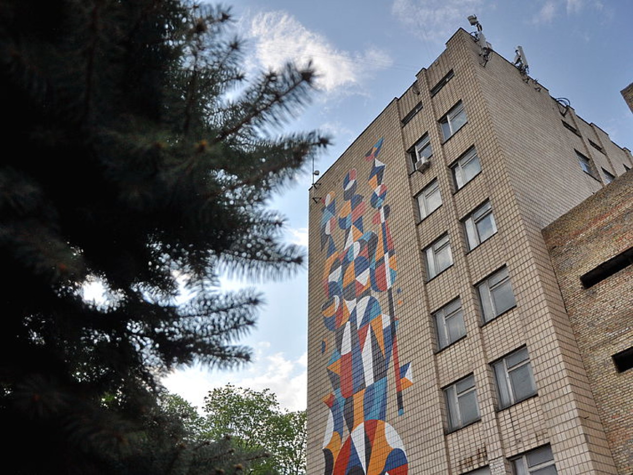 Французский художник на киевской стене создал огромную фреску