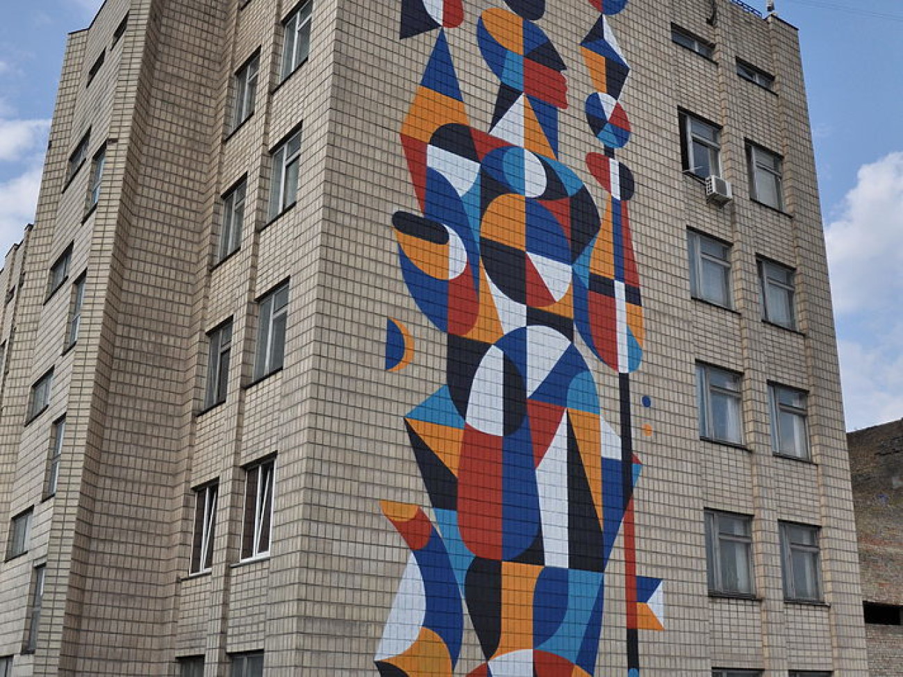 Французский художник на киевской стене создал огромную фреску