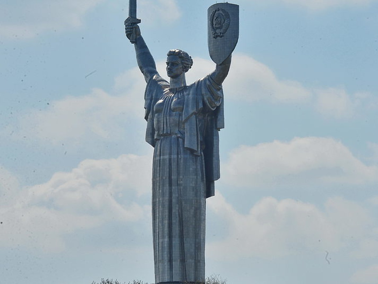 Мороженое, песни и милиция на лавочках: 1 Мая в центре Киева прошло спокойно