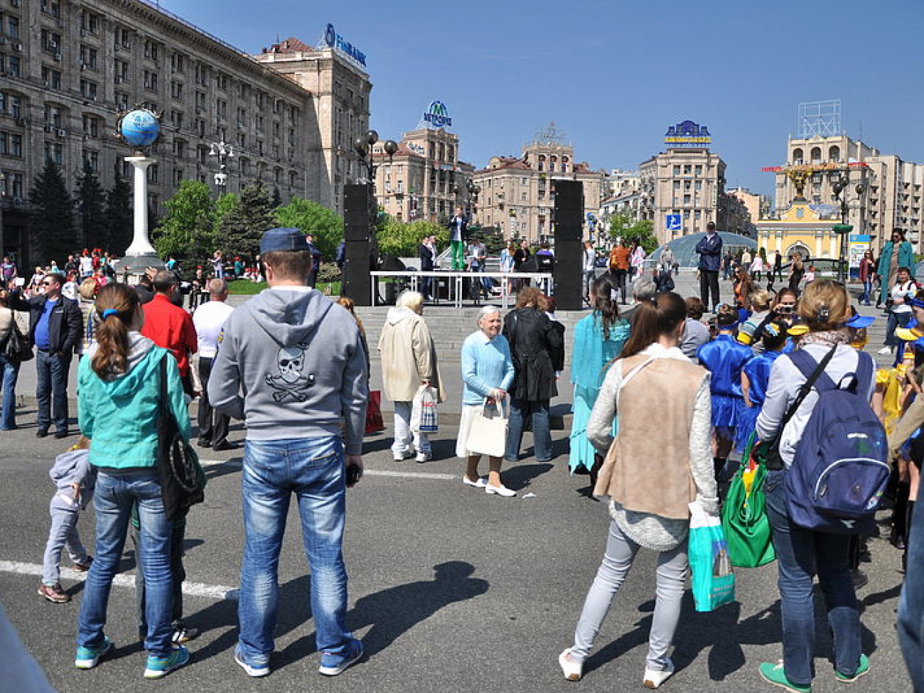 Мороженое, песни и милиция на лавочках: 1 Мая в центре Киева прошло спокойно