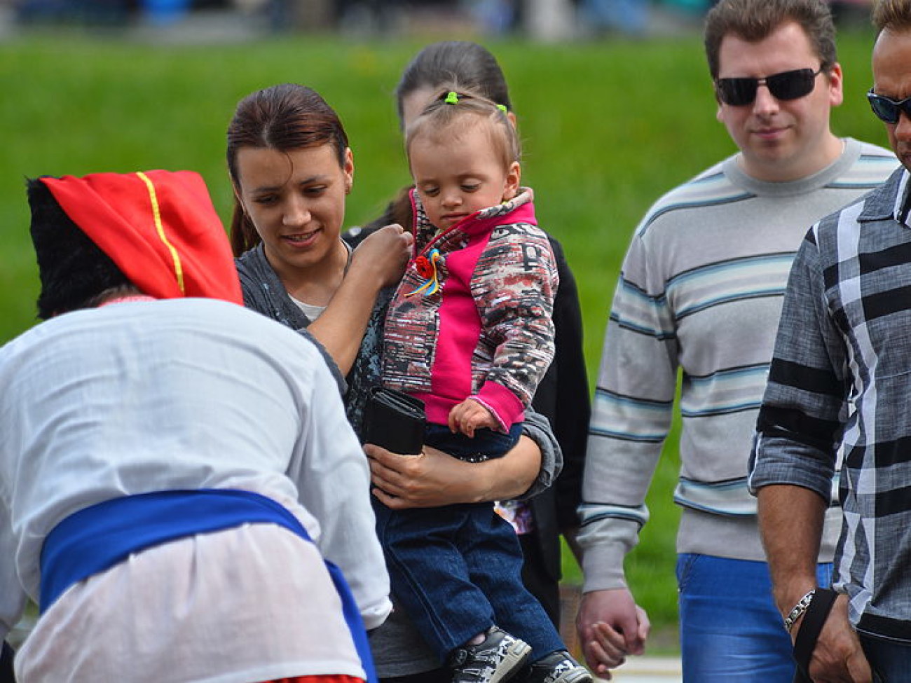 Мороженое, песни и милиция на лавочках: 1 Мая в центре Киева прошло спокойно