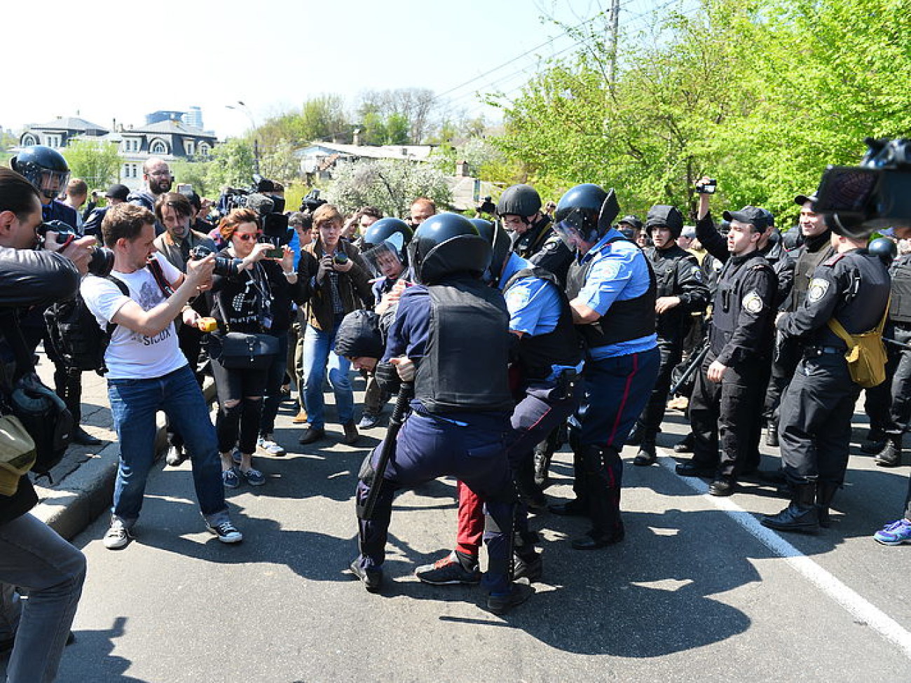 Милиция задержала 19 участников стычки возле столичного музея ВОВ