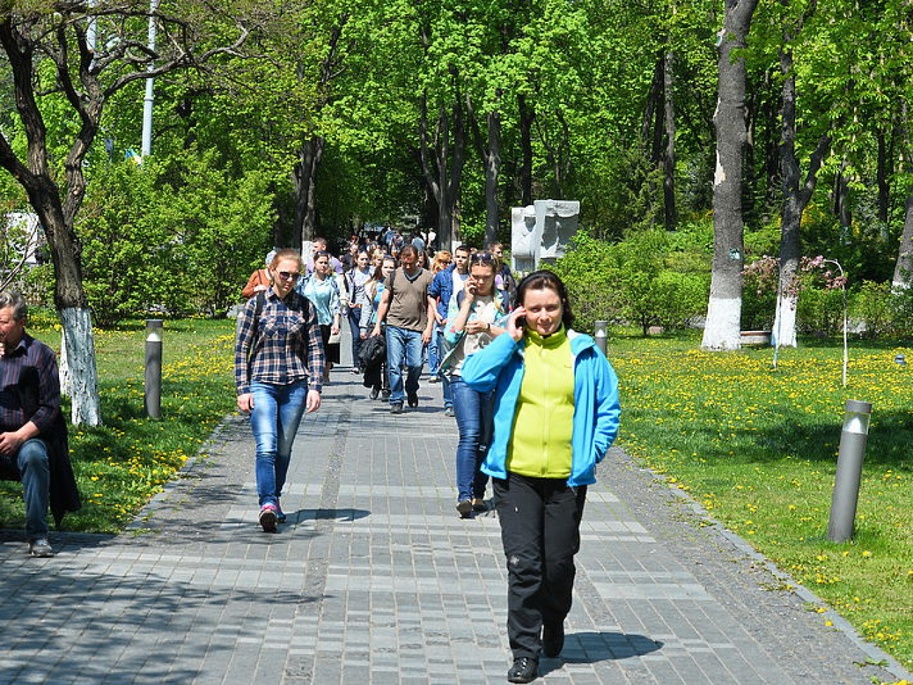 Мороженое, песни и милиция на лавочках: 1 Мая в центре Киева прошло спокойно