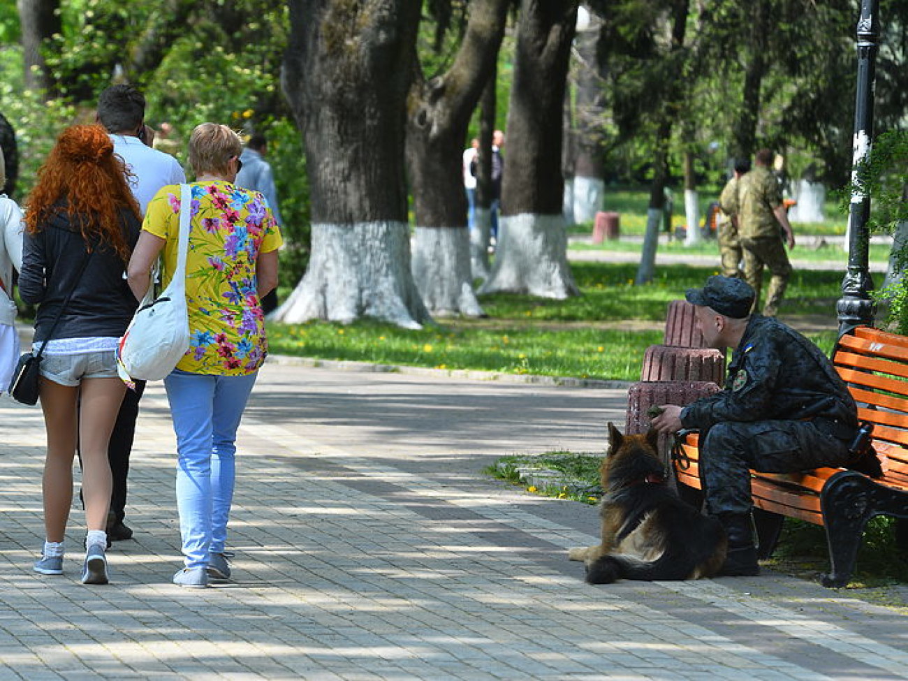 Мороженое, песни и милиция на лавочках: 1 Мая в центре Киева прошло спокойно