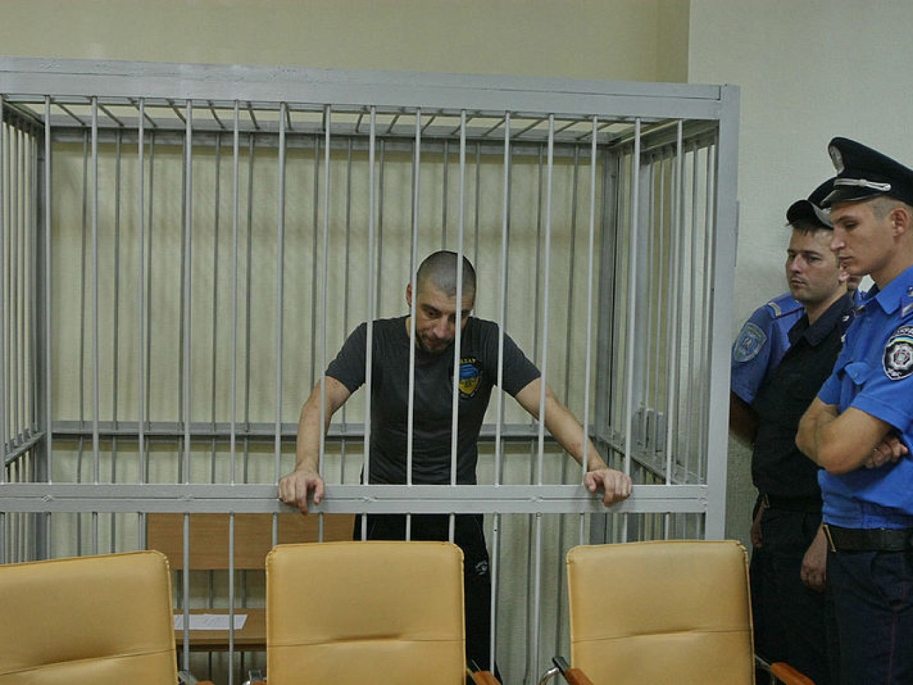 Суд продлил арест обвиняемого в похищении людей айдаровца Велиляева