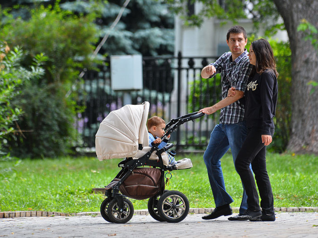 Кризис ударил по кошельку: киевляне проводят лето в родном городе