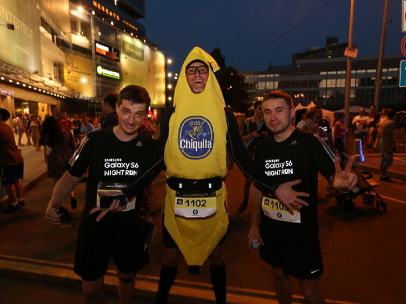 В Киеве состоялось спортивное шоу &#8212; ночной забег Samsung Galaxy S6 Night Run