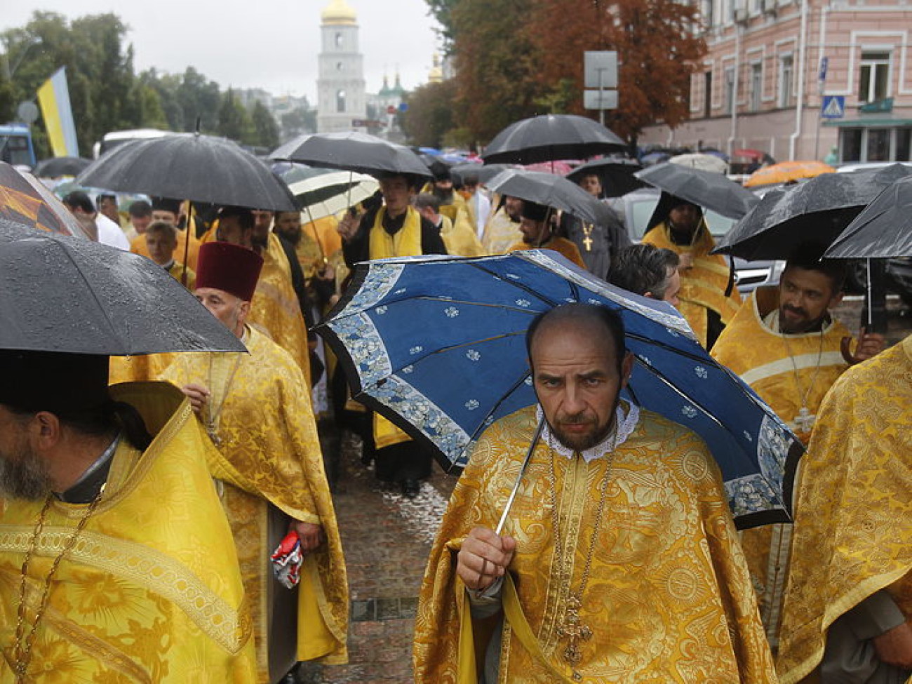 Крестный ход к памятнику Святому Князю Владимиру