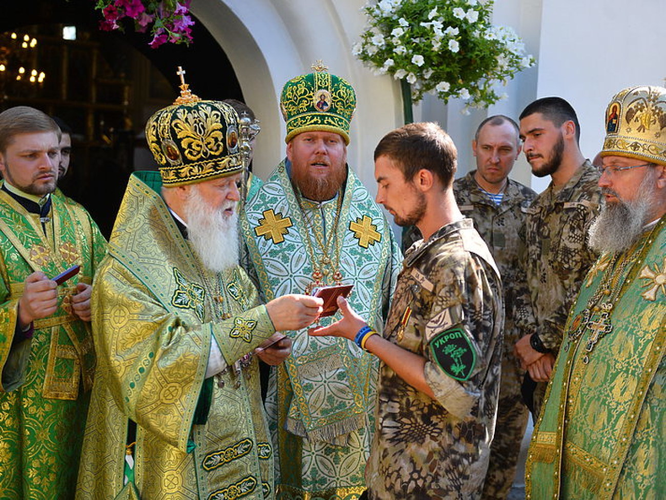 В Феодосиевском монастыре в Киеве заложили капсулу на восстановление колокольни