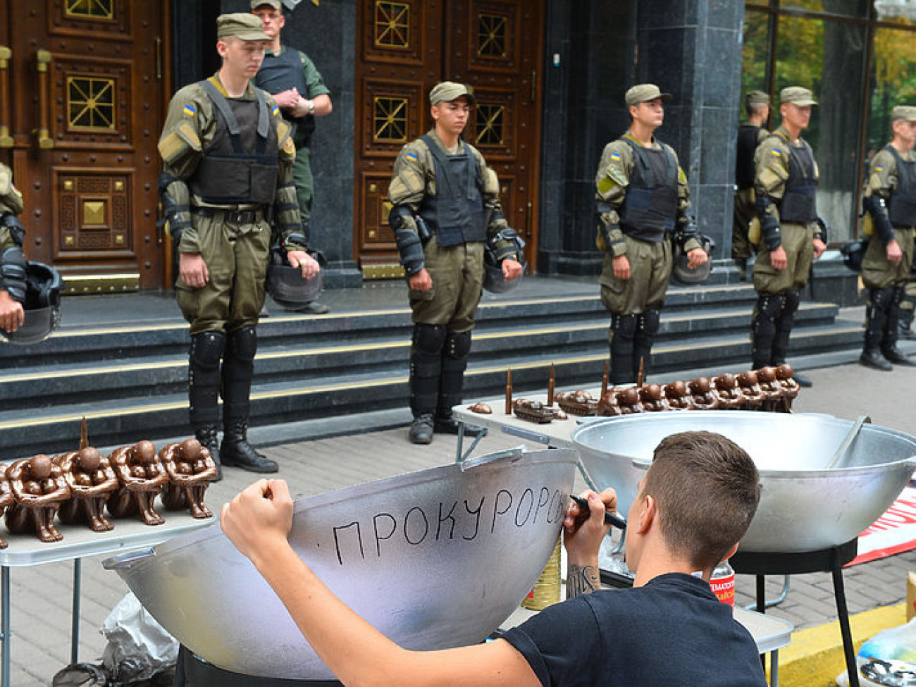 Участники АТО, волонтеры, правозащитники протестовали против военного прокурора