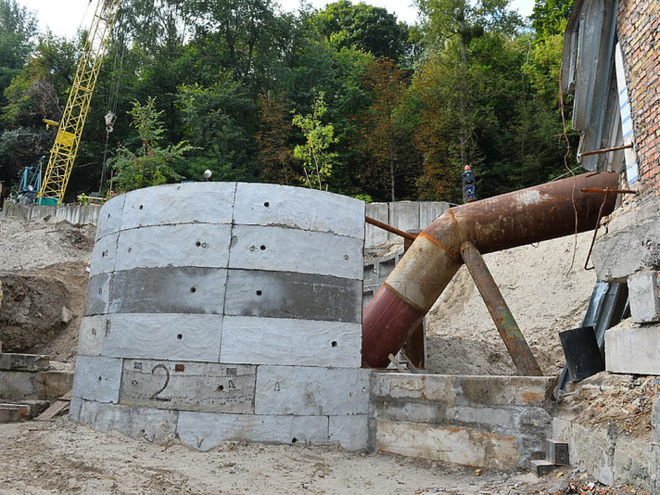 В Киеве возобновили строительство главного городского канализационного коллектора