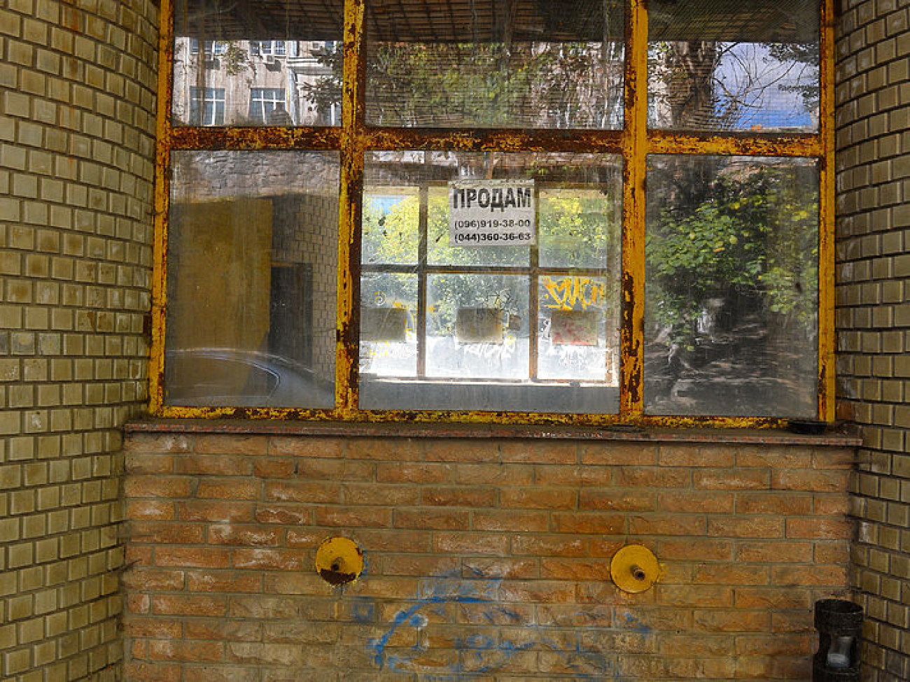 Около трети бюветных комплексов в Киеве не работают
