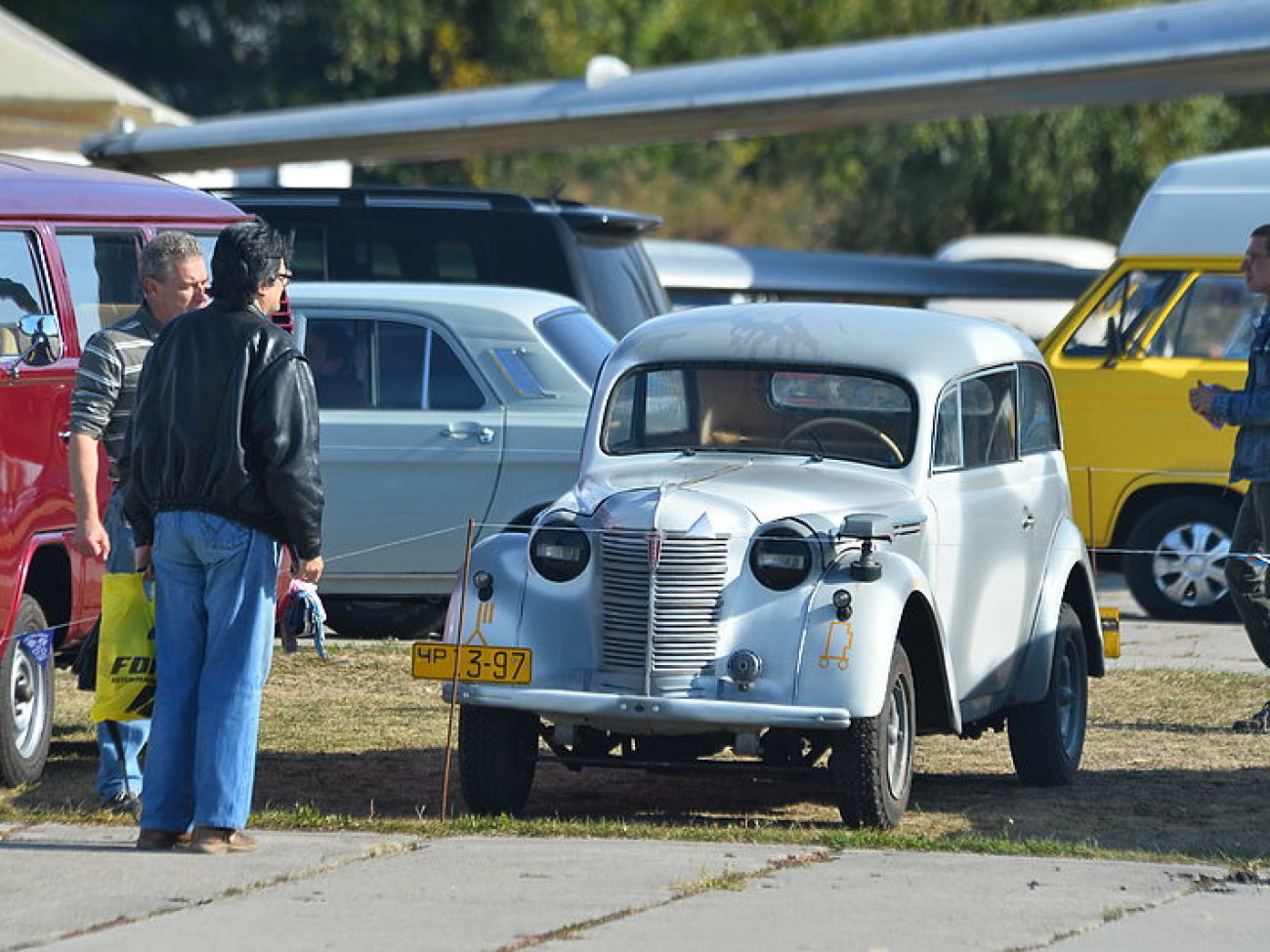В Киеве проходит международный фестиваль старинных автомобилей «Old Car Land-2015»