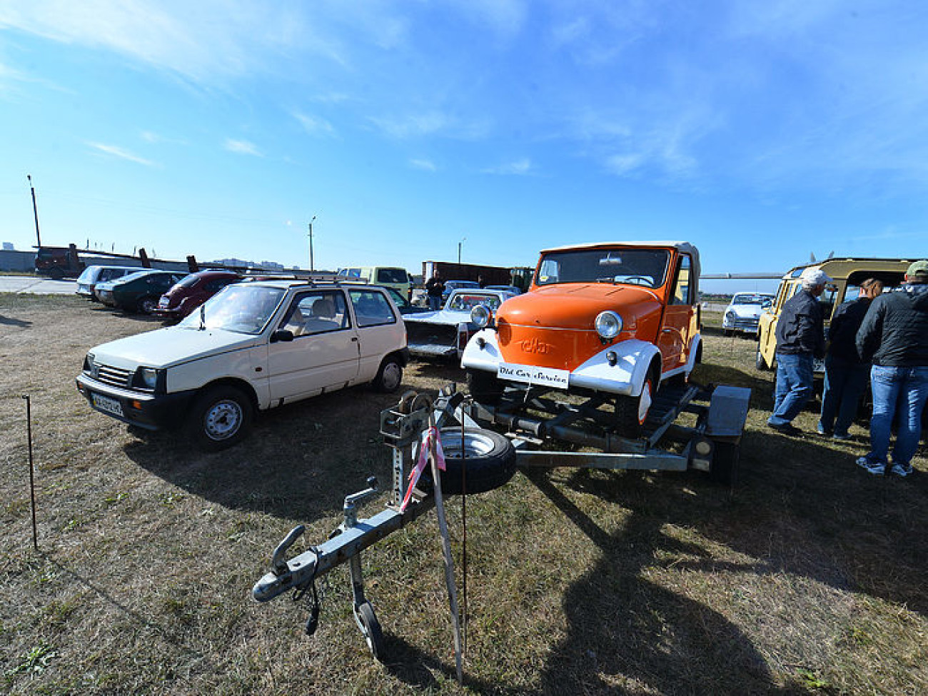 В Киеве проходит международный фестиваль старинных автомобилей «Old Car Land-2015»