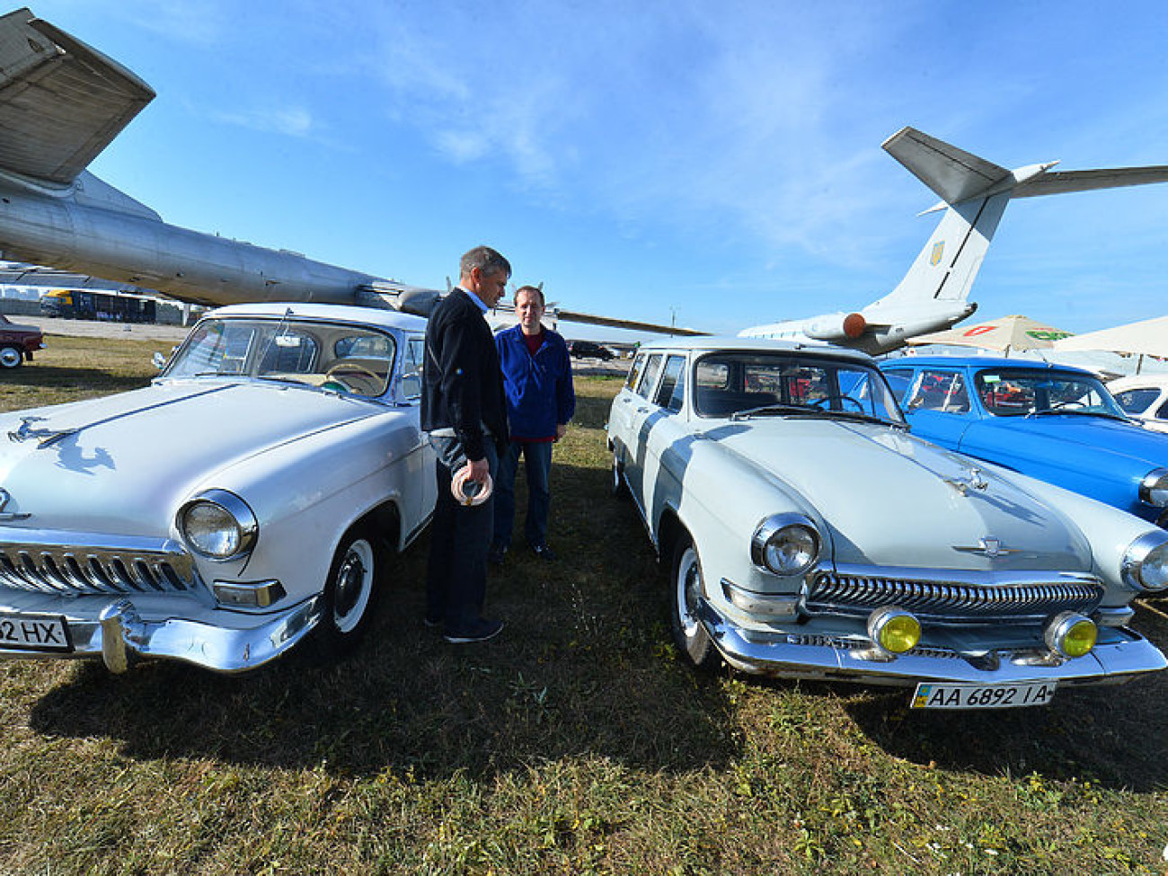 В Киеве проходит международный фестиваль старинных автомобилей «Old Car Land-2015»