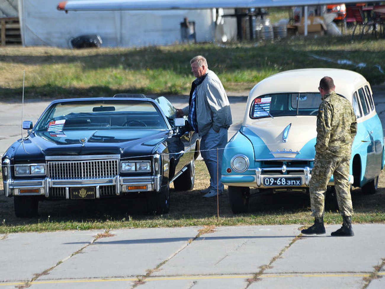 В Киеве проходит международный фестиваль старинных автомобилей «Old Car Land-2015»