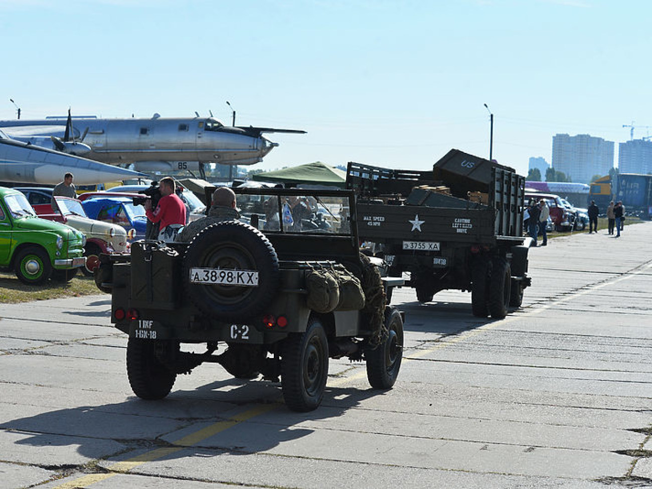 В Киеве проходит международный фестиваль старинных автомобилей «Old Car Land-2015»