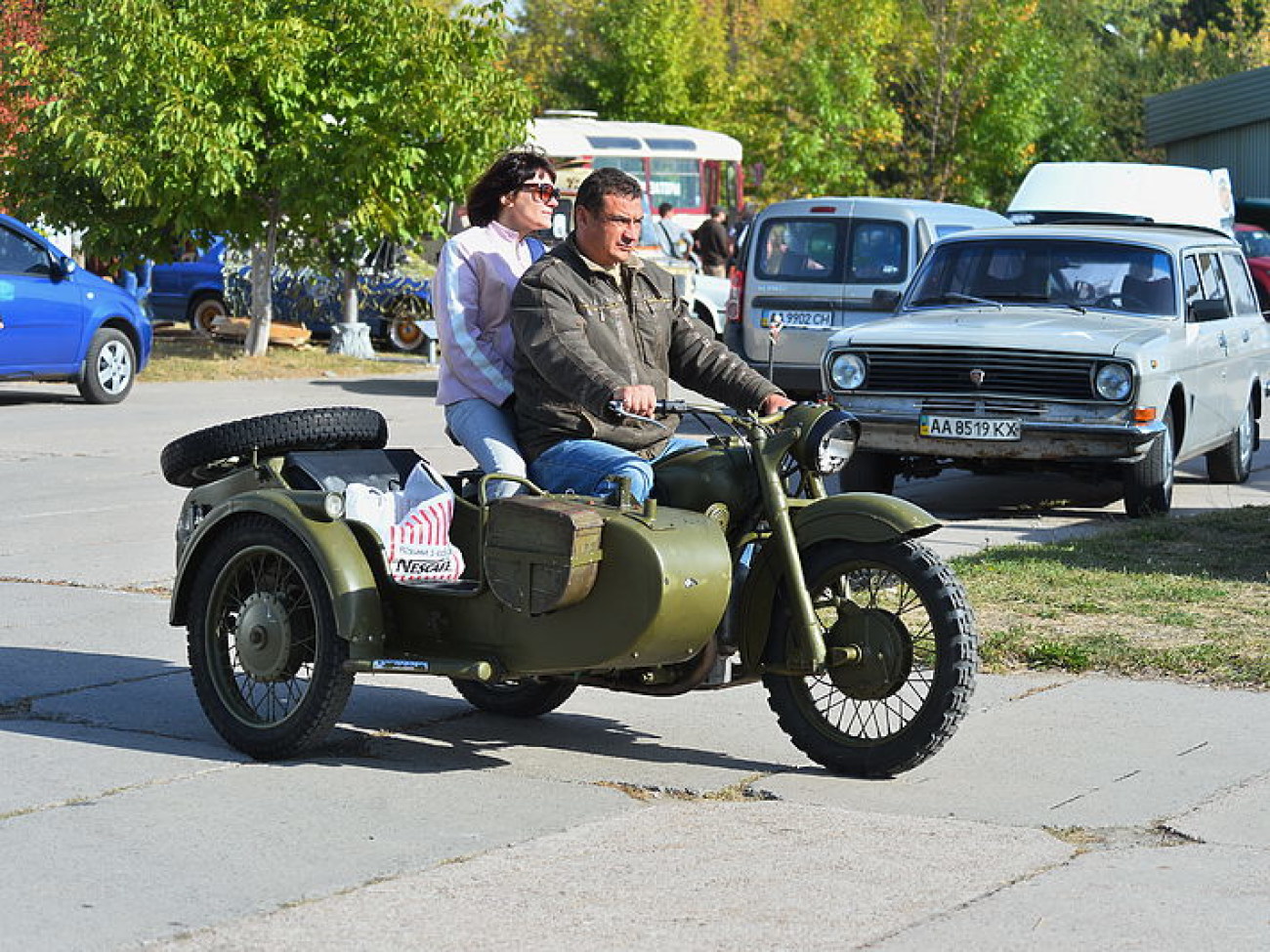 В Киеве проходит международный фестиваль старинных автомобилей «Old Car Land-2015»