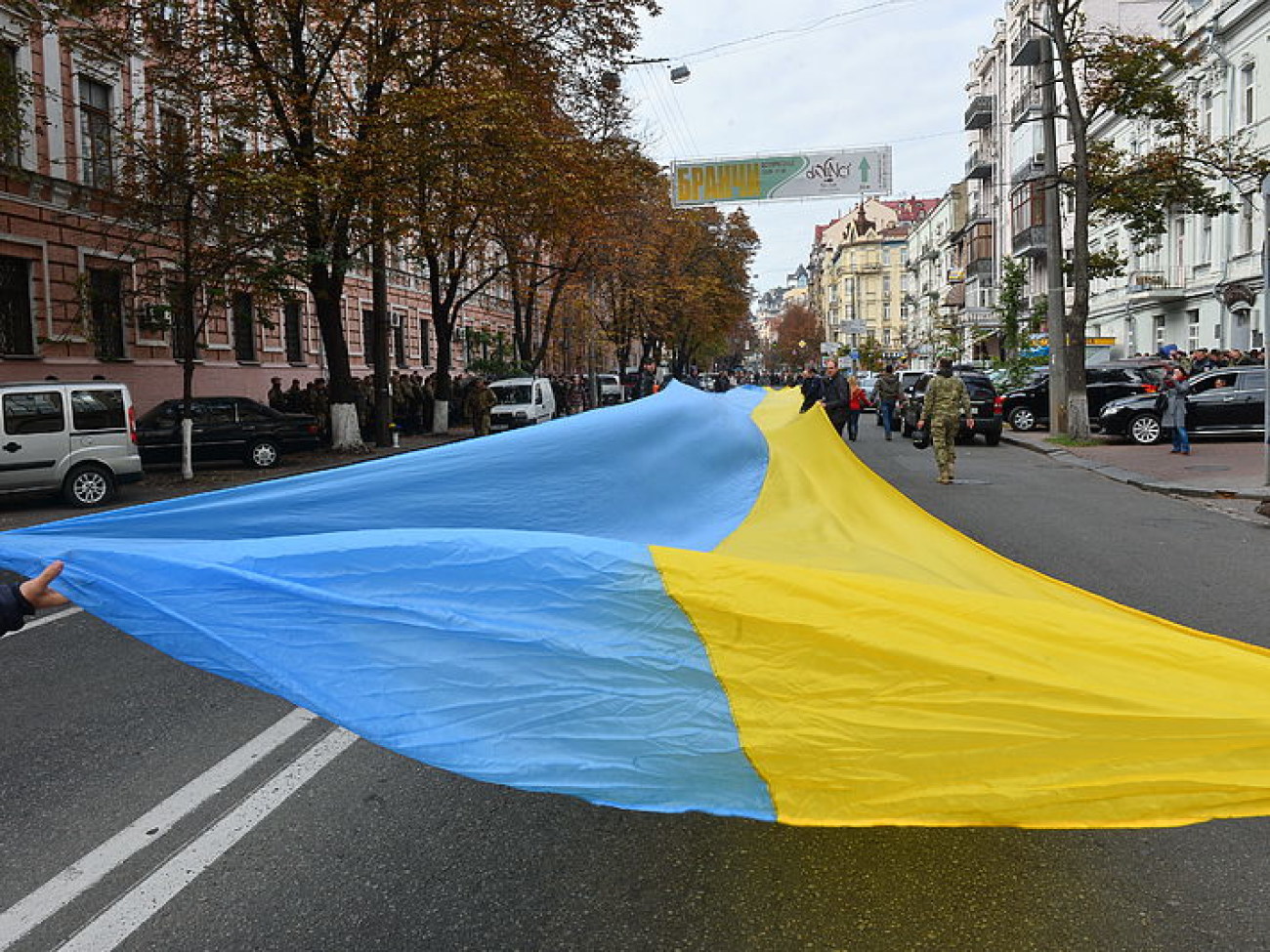 Покрова в Киеве: марш, обыски прохожих и перекрытые дороги