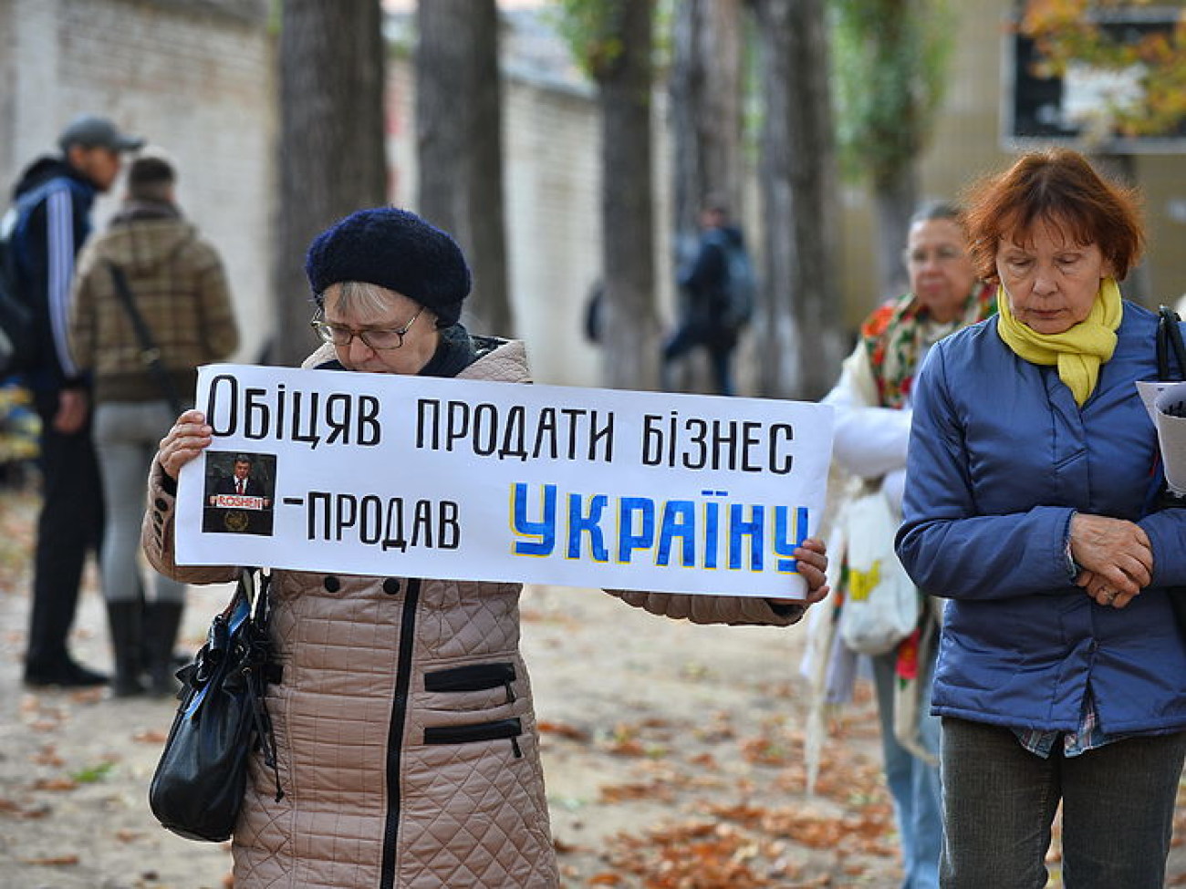 Покрова в Киеве: марш, обыски прохожих и перекрытые дороги