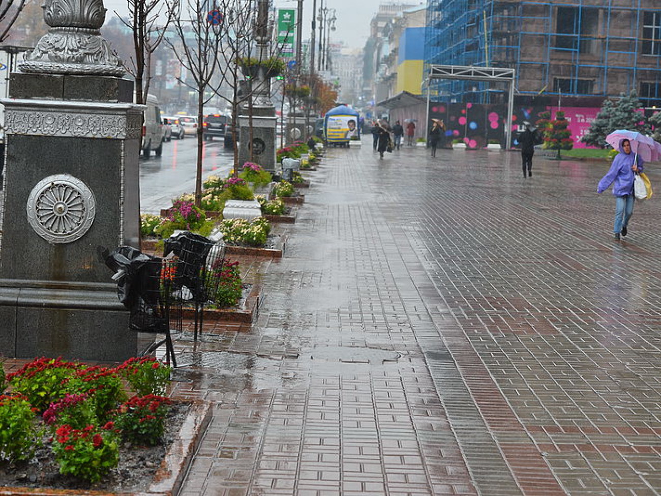 Парковаться на тротуарах Крещатика стало трудновато