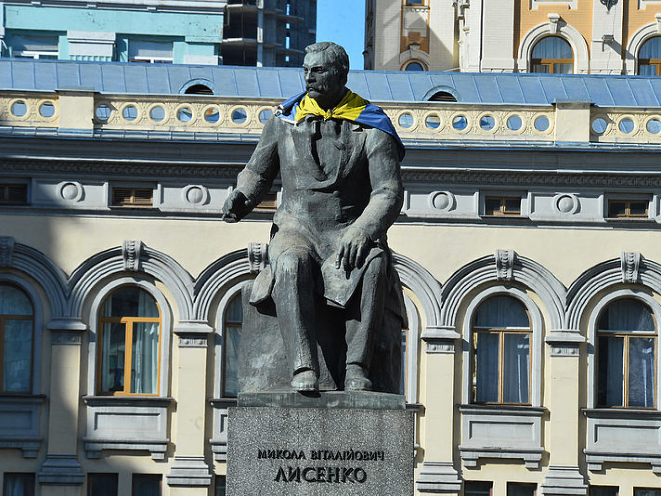 Сегодня в Украине &#171;день тишины&#187;