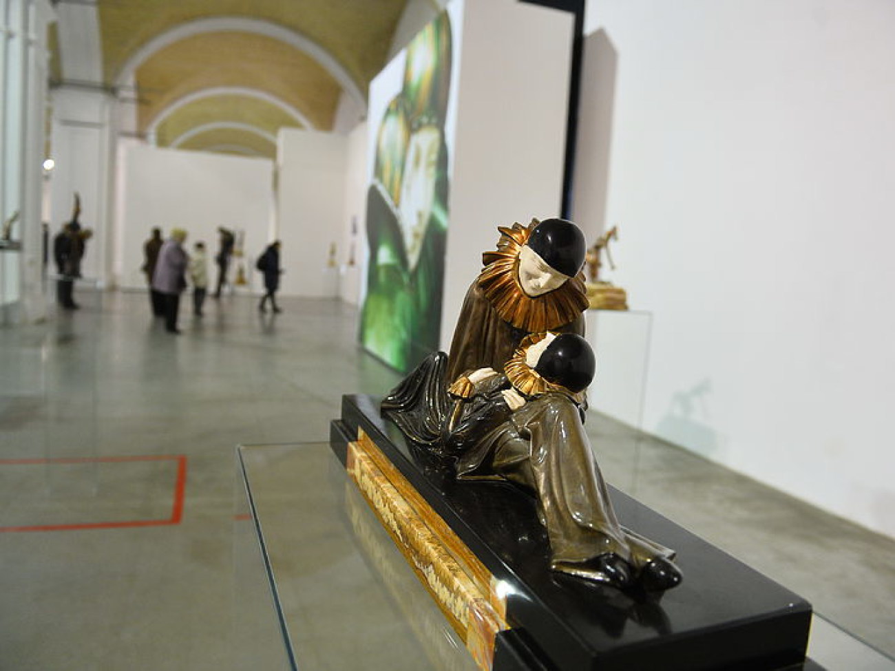 В Киеве проходит выставка шедевров мировой скульптуры
