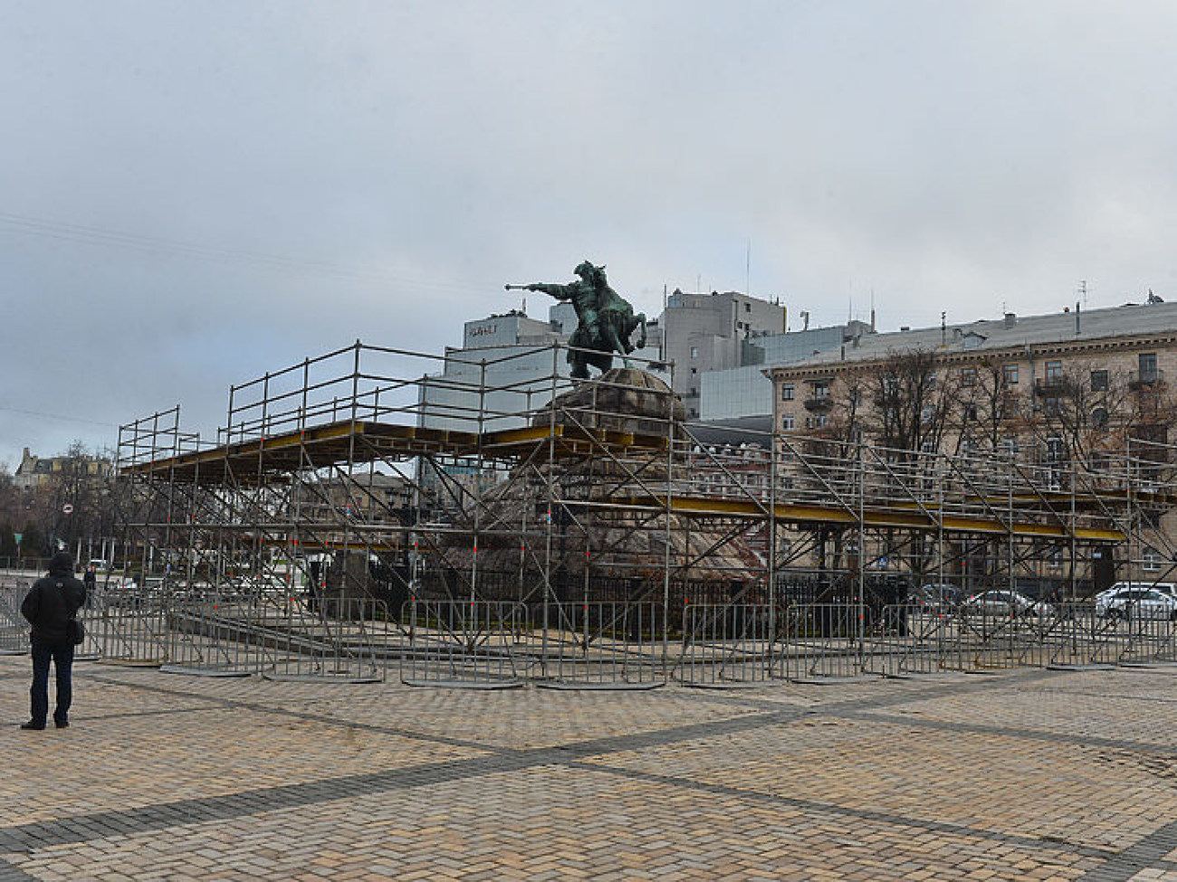Софийскую площадь готовят к встрече новогодней елки