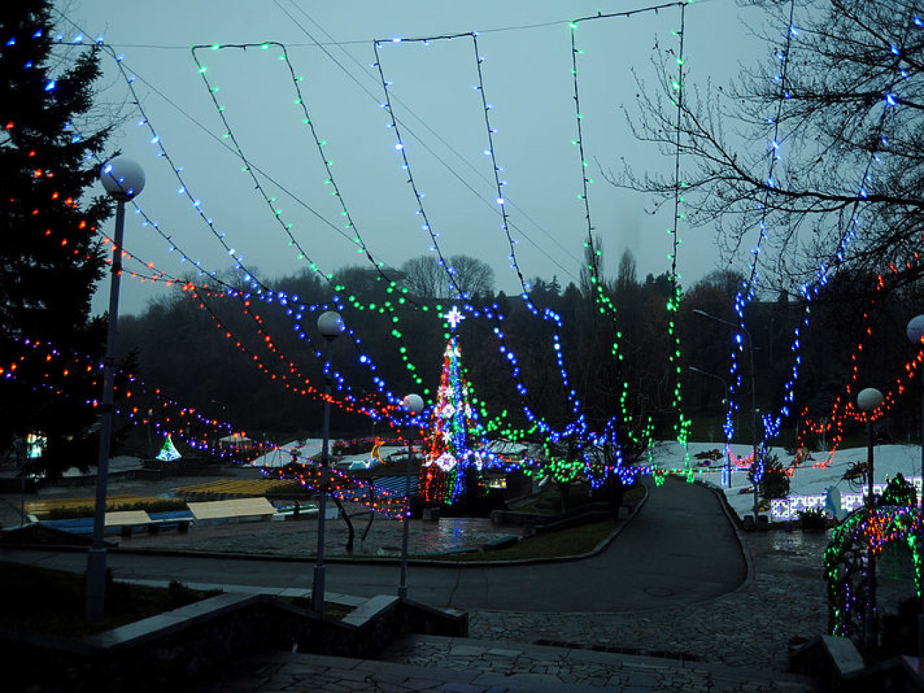 На Певческом поле в Киеве открылась «Зимняя сказка»