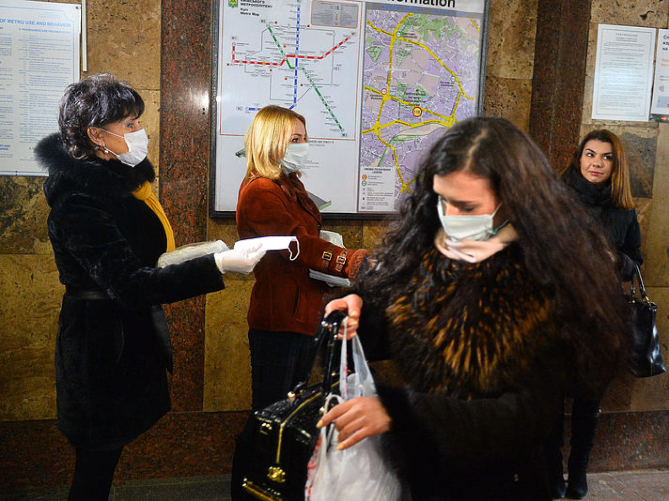 В киевском метро боролись с гриппом