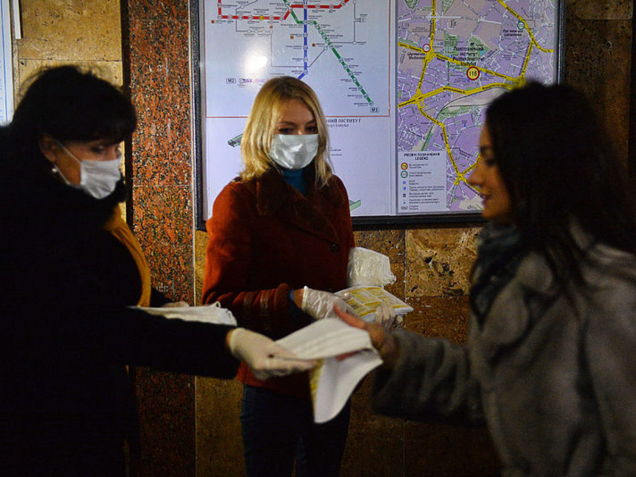 В киевском метро боролись с гриппом