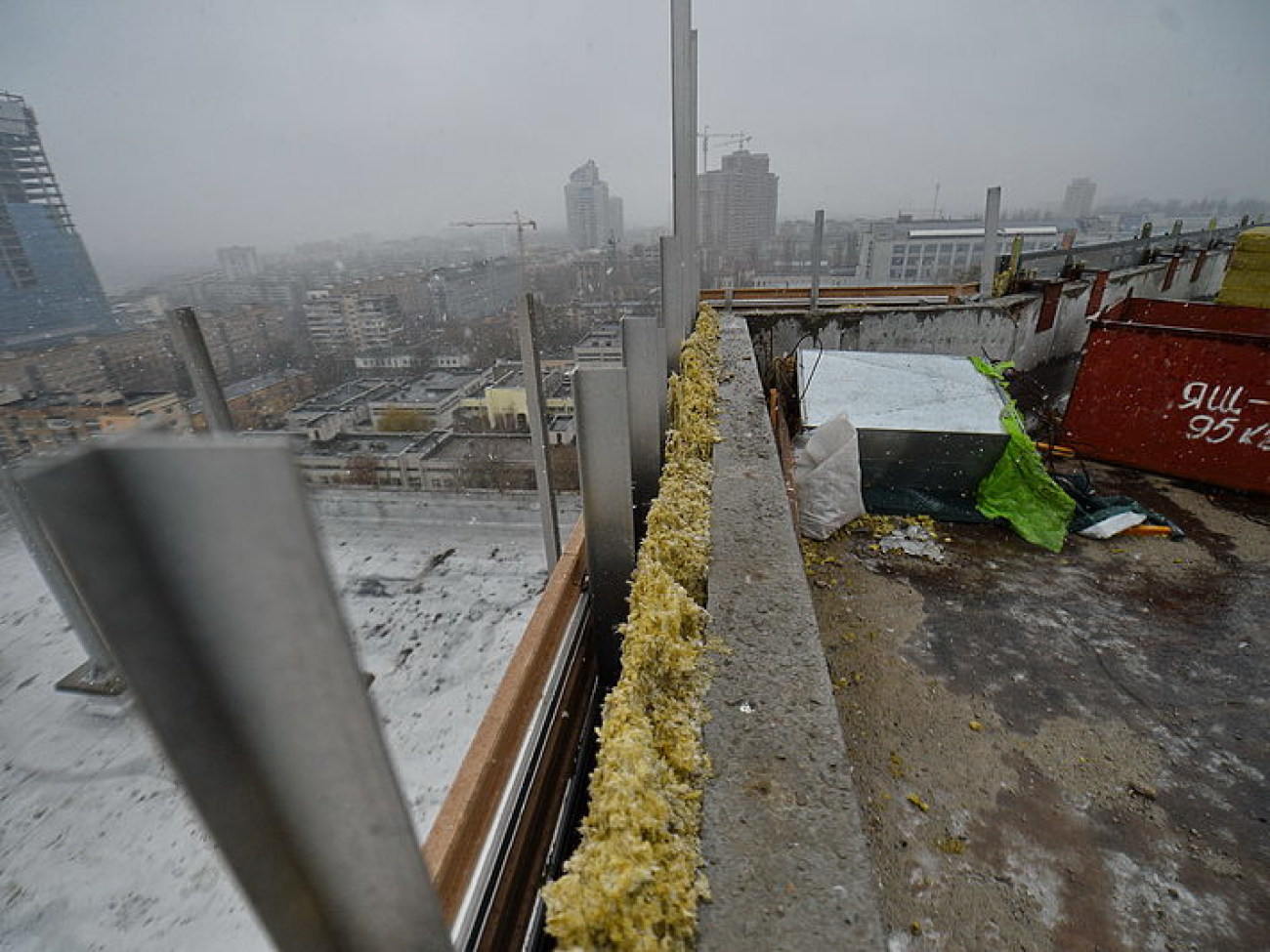 Строительство столичного &#171;ОХМАТДЕТа&#187;: дырявая крыша и завалявшееся медоборудование